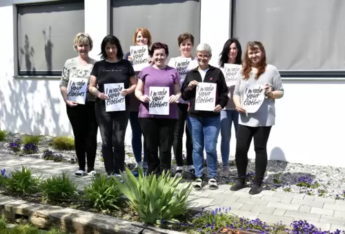 Családi háttér és az első kapcsolat a ruházati iparággal